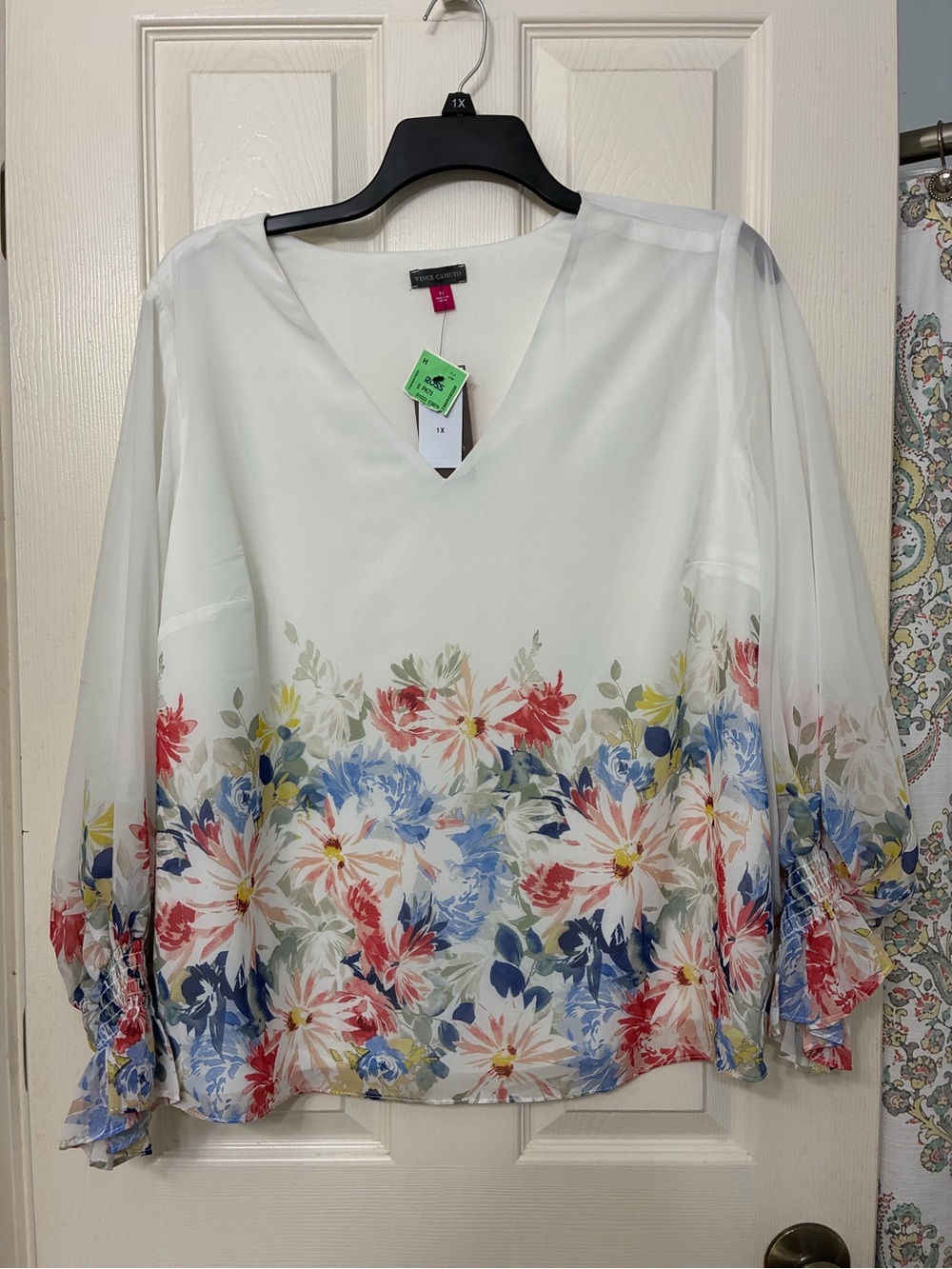 Vince Camuto Floral V-Neck Blouse Size 1X